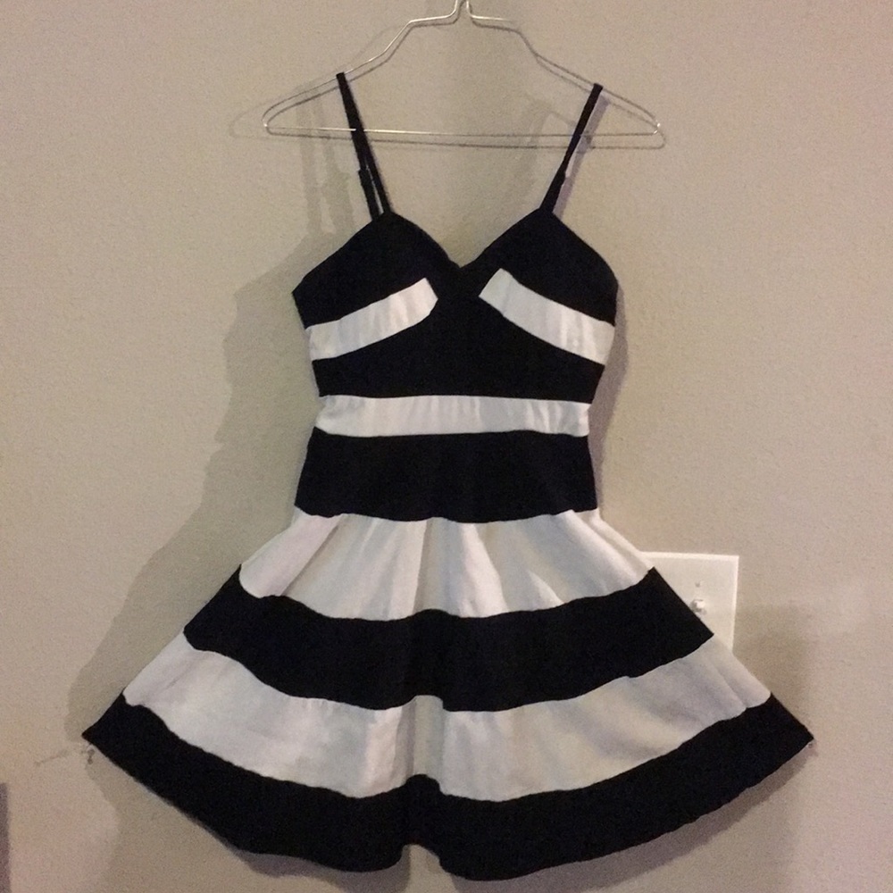 Large stripes on a short dress